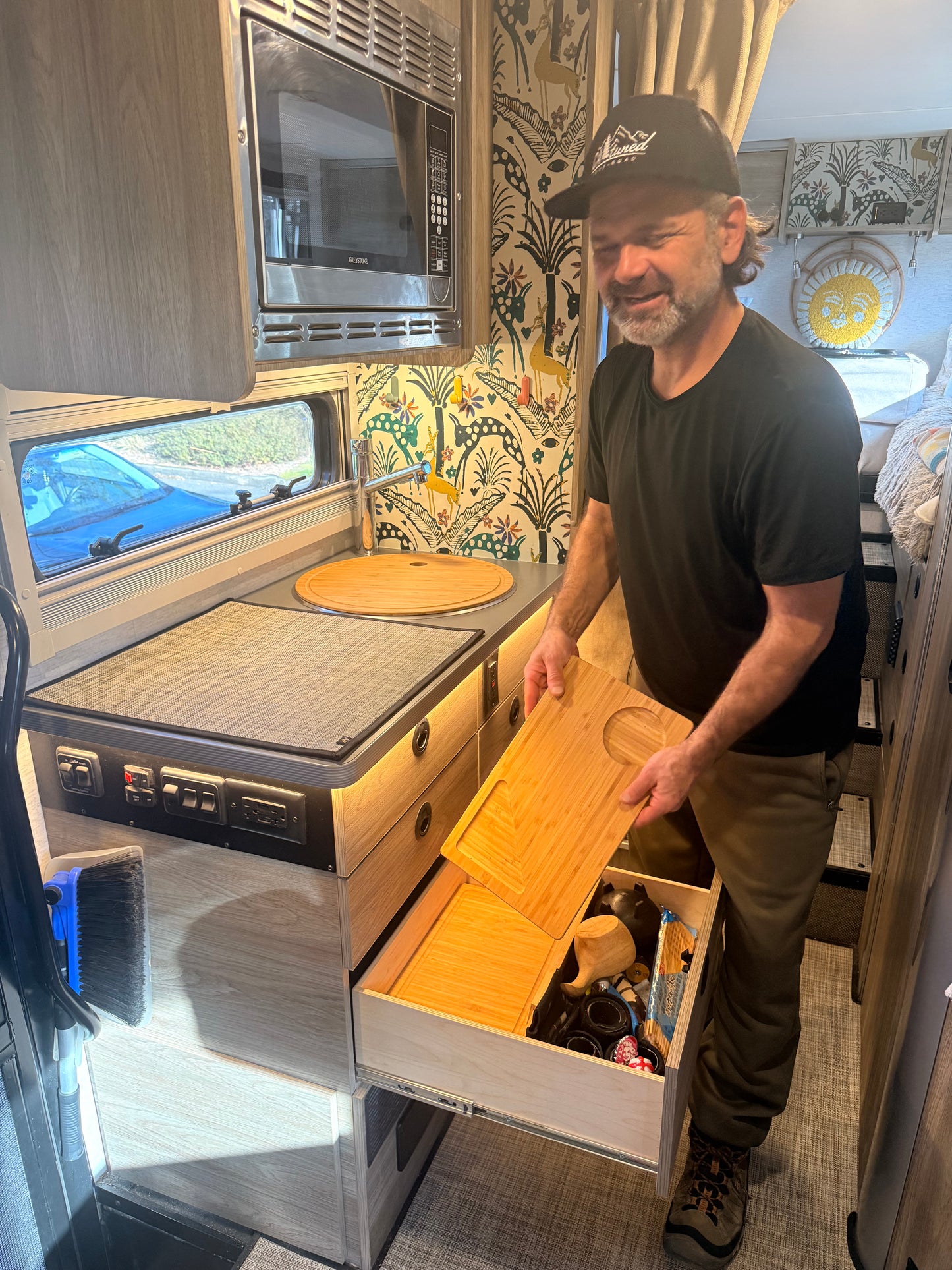 Charcuterie Board with Integrated Accessory Wells